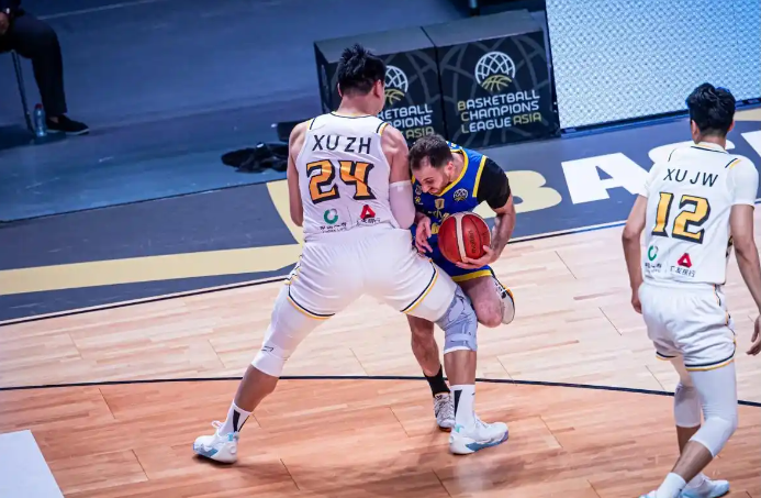 包含塔吉克斯坦横扫对手，亚冠战场上演疯狂的词条