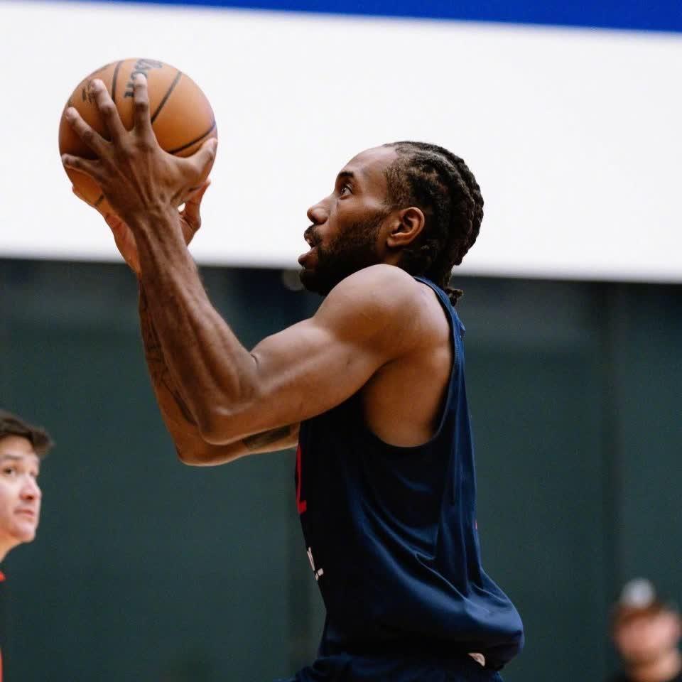 公牛队新秀表现稳定，全队士气高涨迎接接下来的战斗！