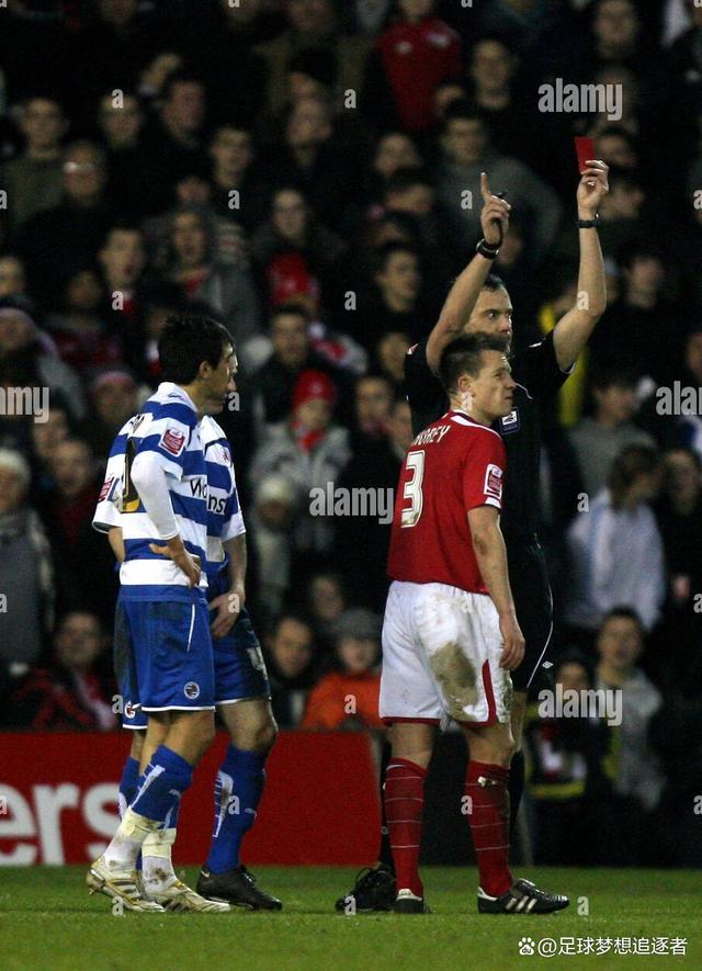 包含看点不断，球场上的较量引人入胜，精彩纷呈的词条