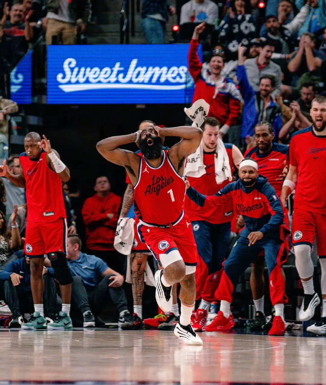 快船逆转火箭，系列赛回到起点