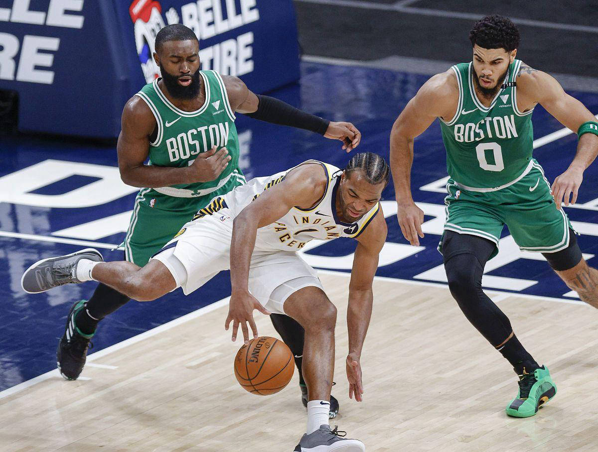 篮网击败凯尔特人，厄文独揽32分